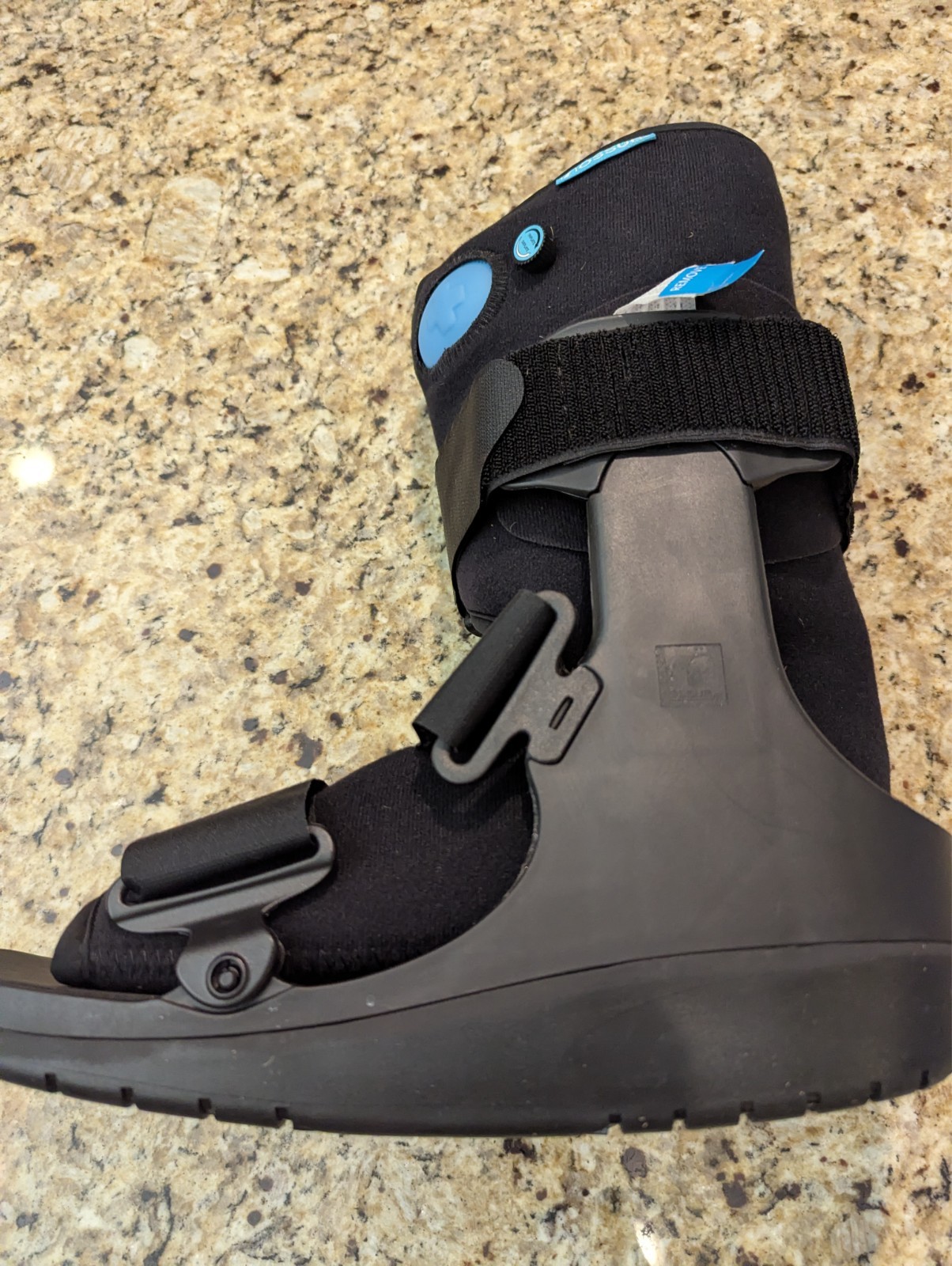Ossur Walker Air FormFit Low Top Boot A-W0900BLK Black size L