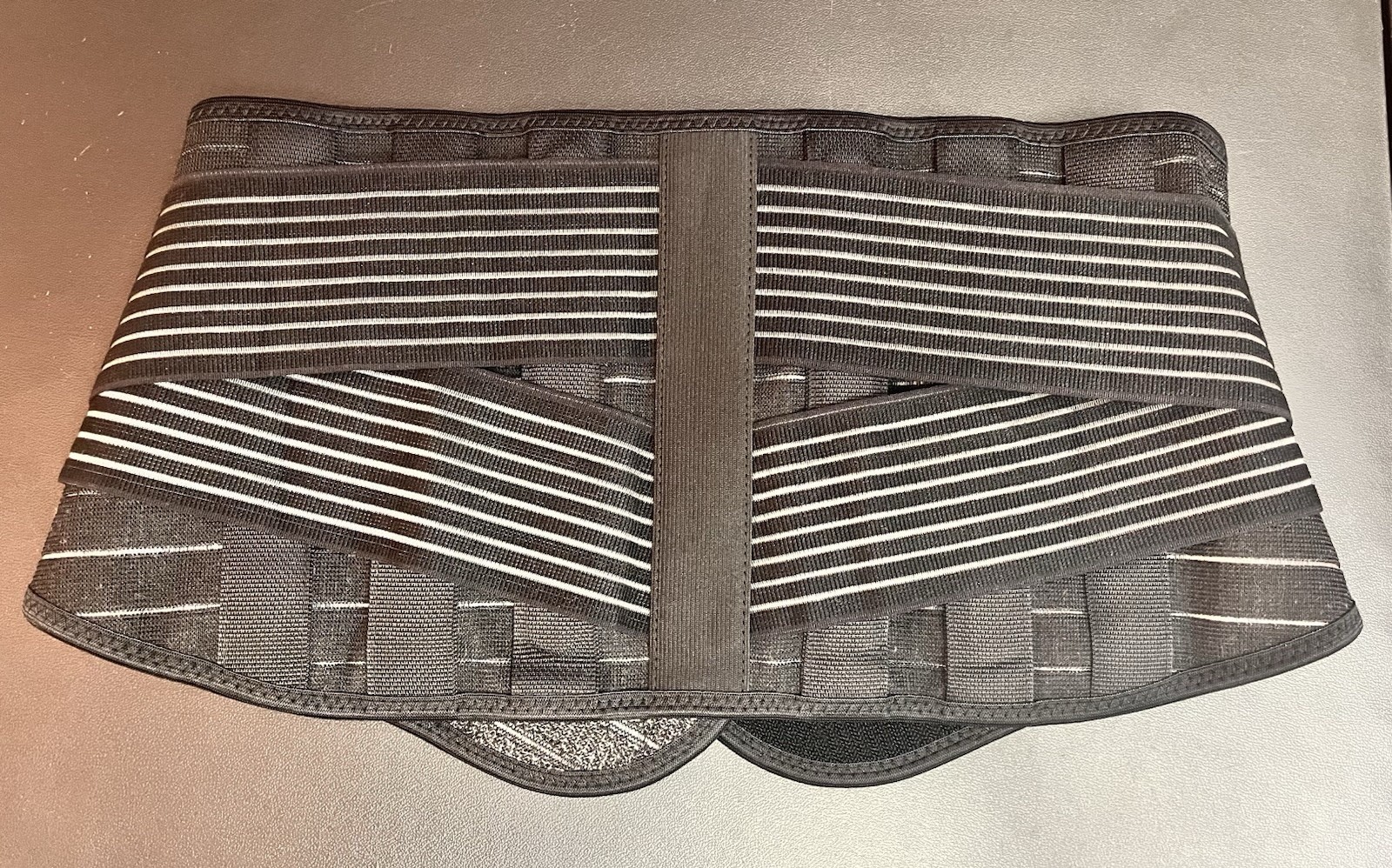 Incrediwear Back Brace Support Medium Black – Used Good Condition