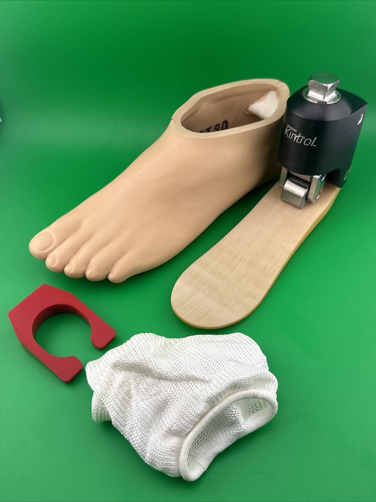 Kintrol Hydraulic Ankle Prosthetic Foot, Size 23, Category 3, Left, Perfect