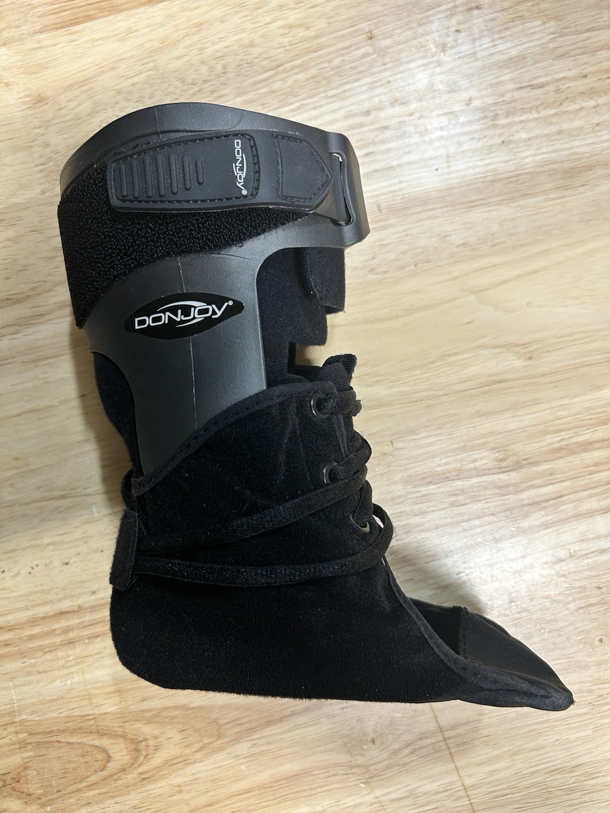 DonJoy Velocity MS Ankle Brace Size S/L Standard left Foot Black