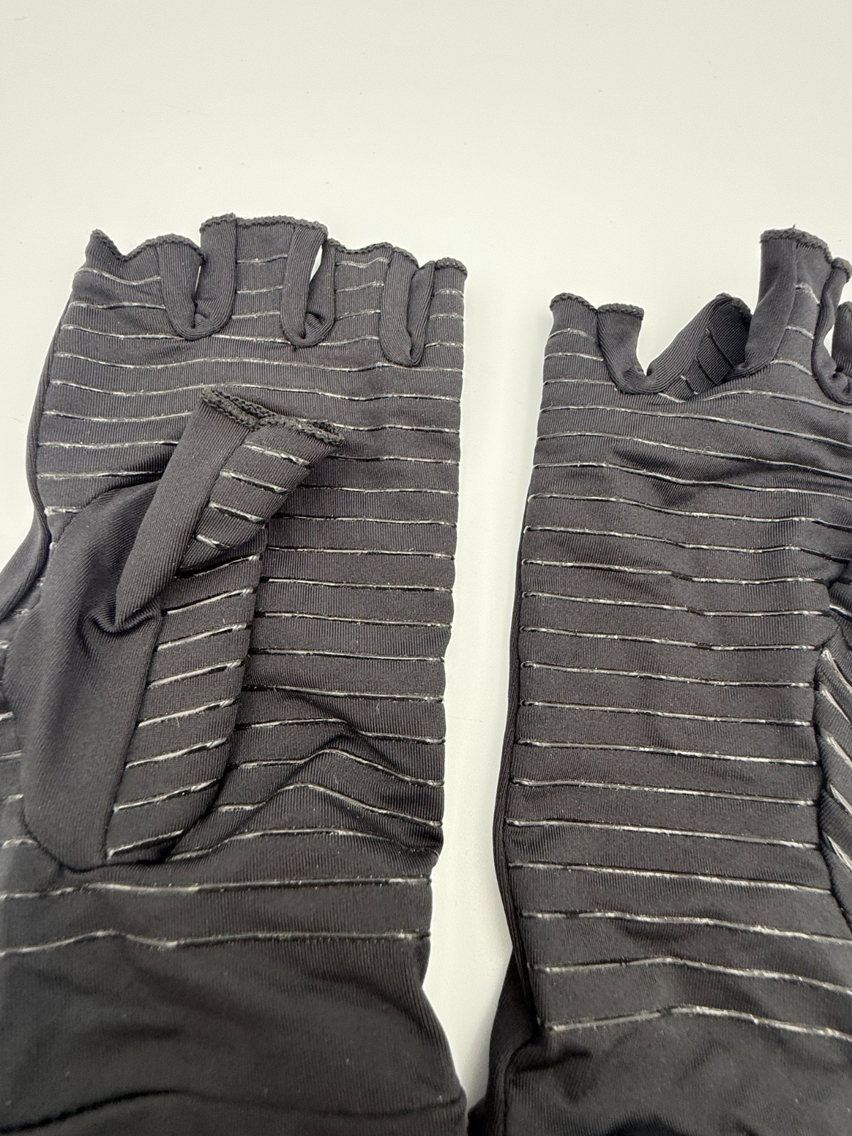 2 Pairs Black Fingerless Compression Gloves Hand Support Sleeves Size L Large