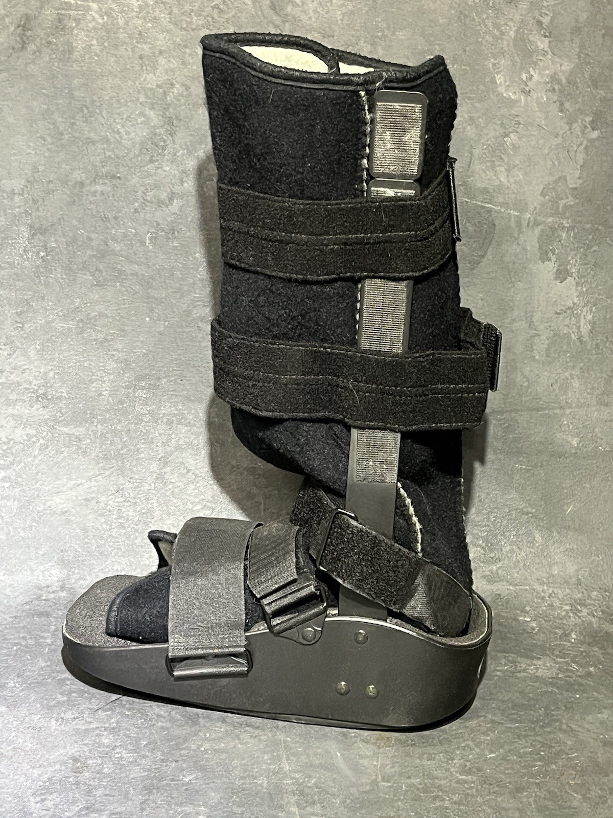 Maxtrax DonJoy Orthopedics Walking Boot Ankle Walker Adult Medium Adjustable