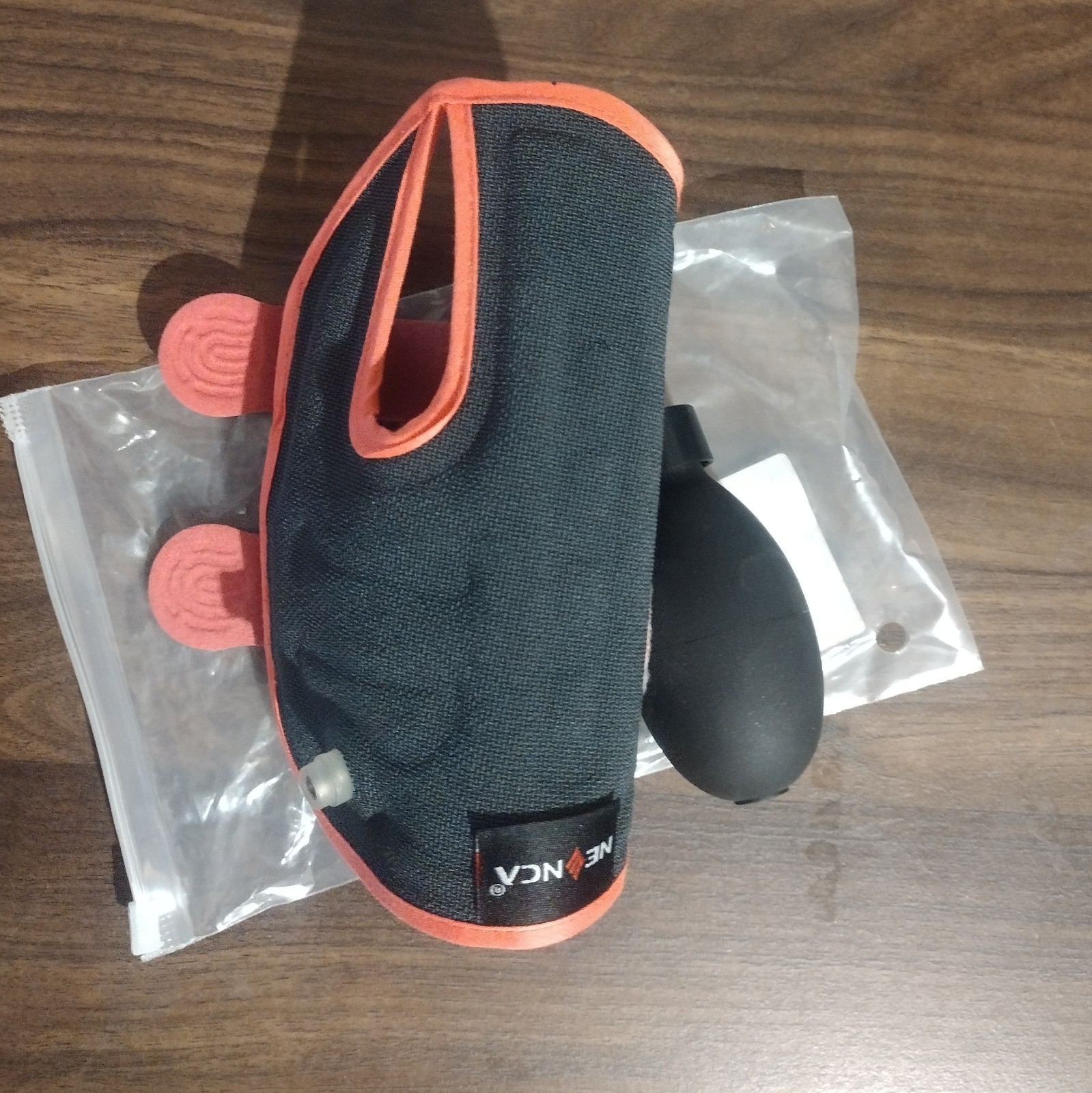 Inflatable Wrist Brace for Carpal Tunnel, (Left Hand)
