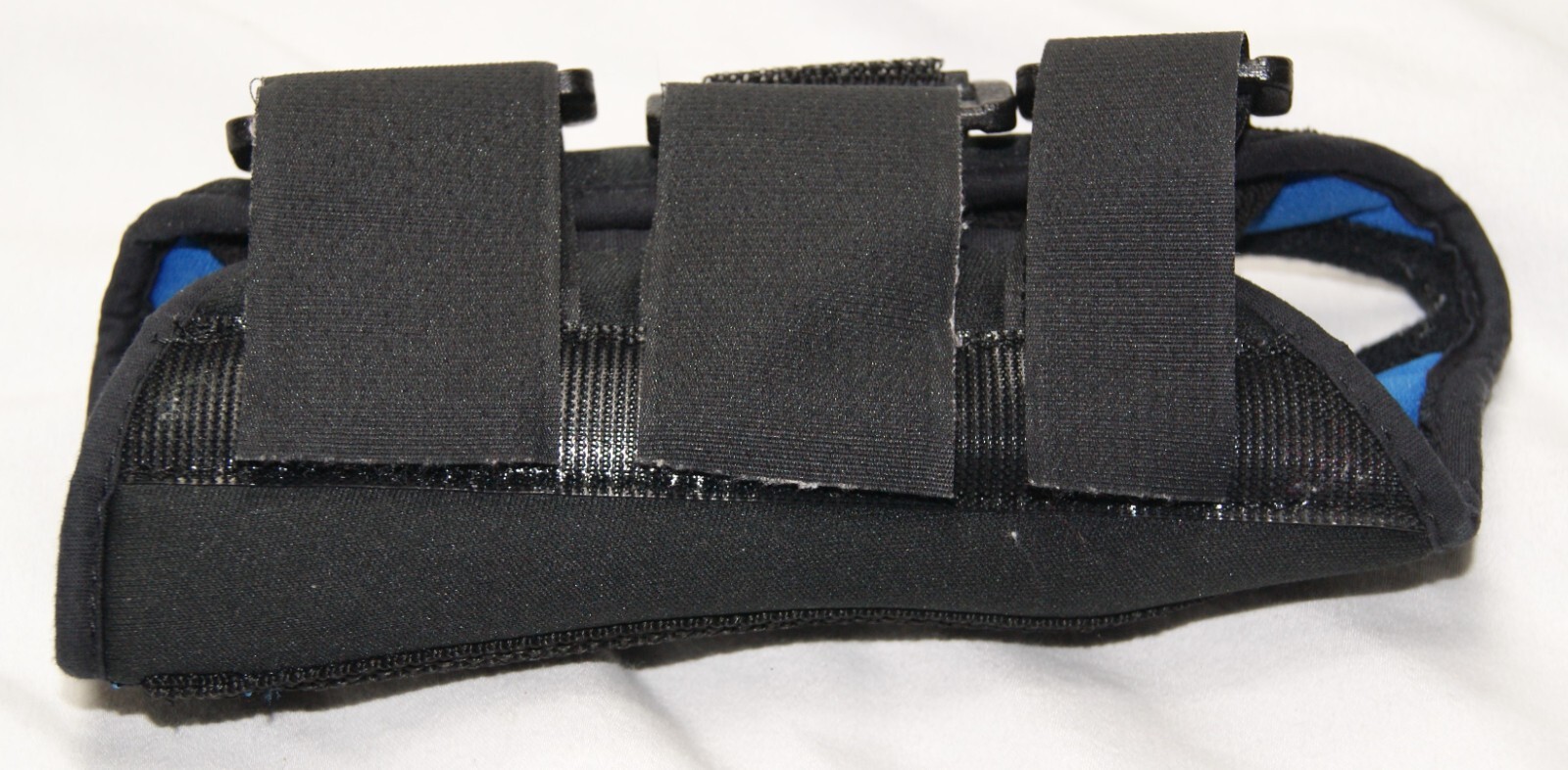donjoy wrist brace right small w/ metal insert black