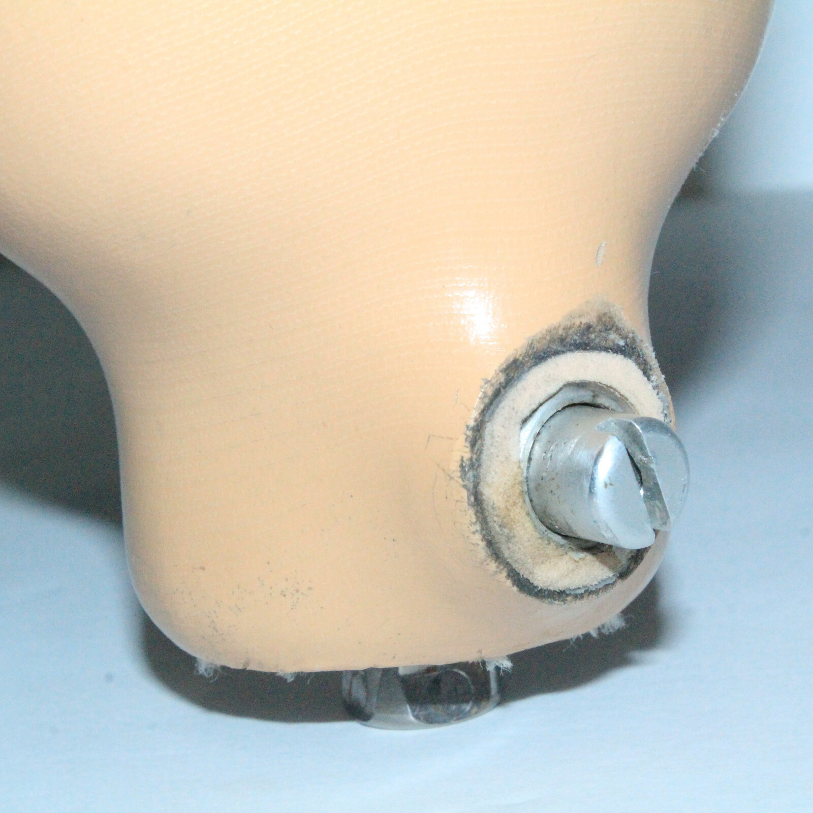 VERY NICE ABOVE-KNEE CLEAN LARGE OFFSET PROSTHETIC SOCKET w OSSUR ADAPTER / BASE
