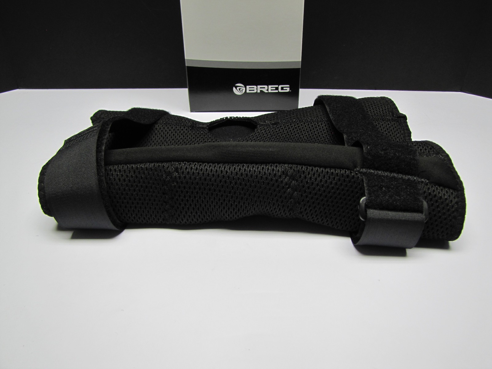 Breg Airmesh Economy Hinged Pull-On Knee Brace w Open Back – Large 21714