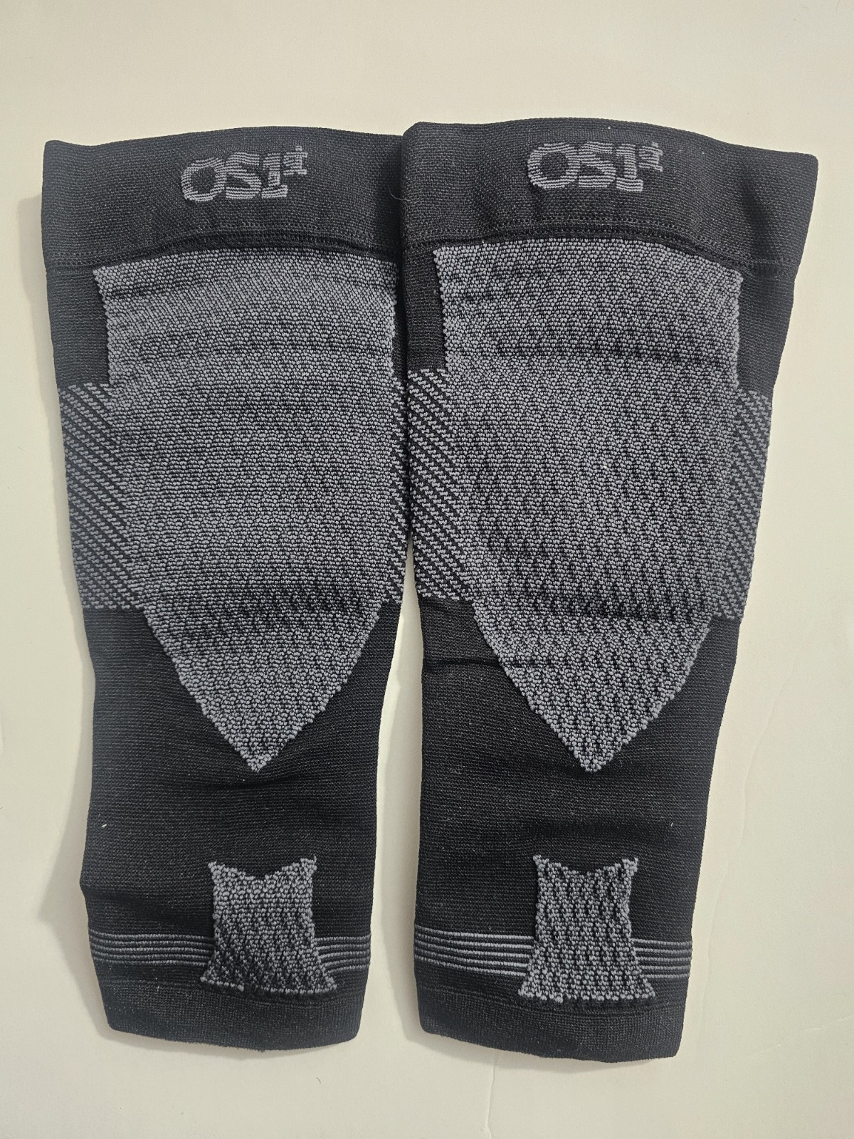 OS1st CS6 Thin Air Performance Compression Calf Sleeves Black Small