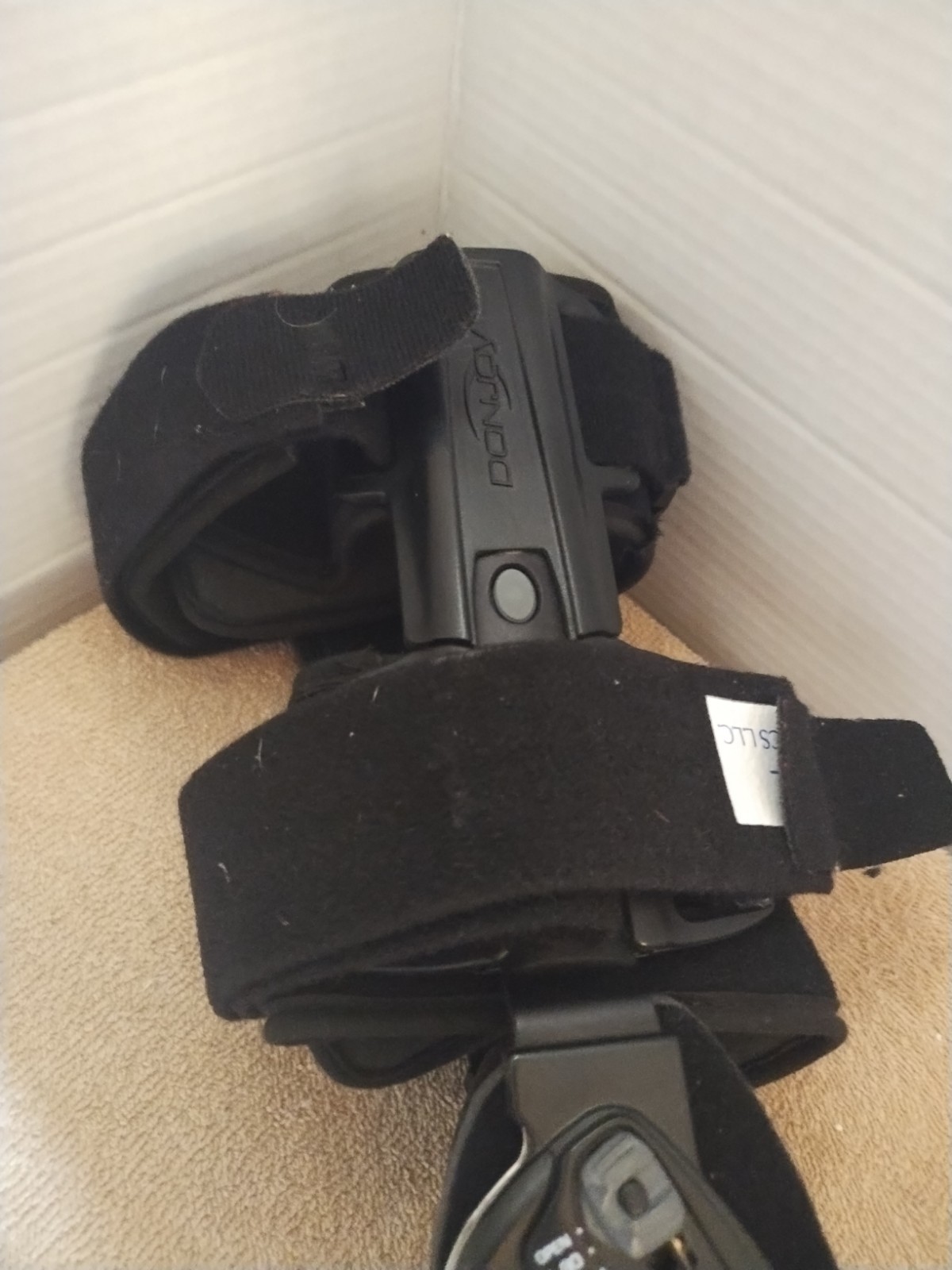 DonJoy X-ROM Adjustable Post-Op Knee Brace, Universal Fit