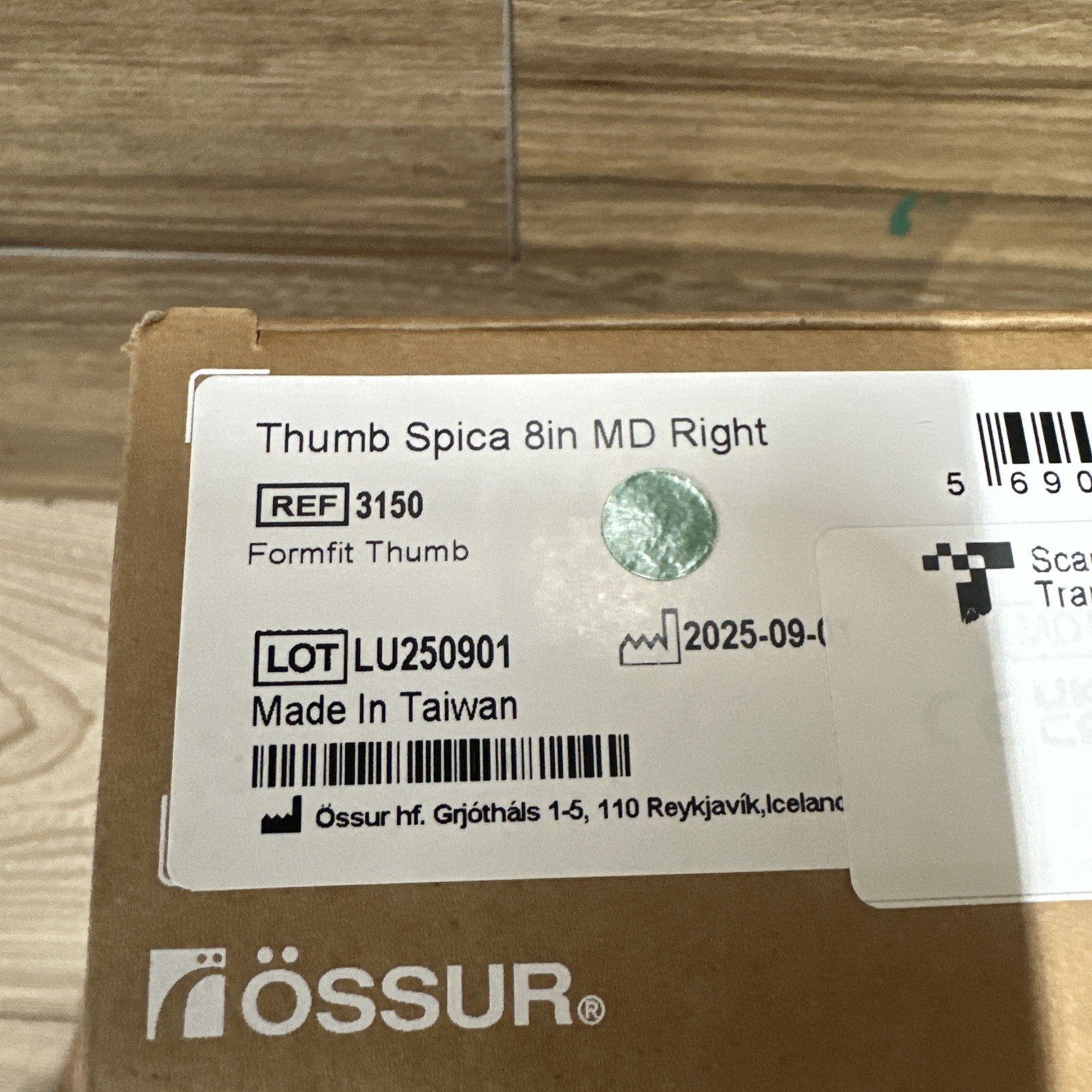 Ossur Form Fit Thumb Spica- 8″ Wrist Brace Med Right