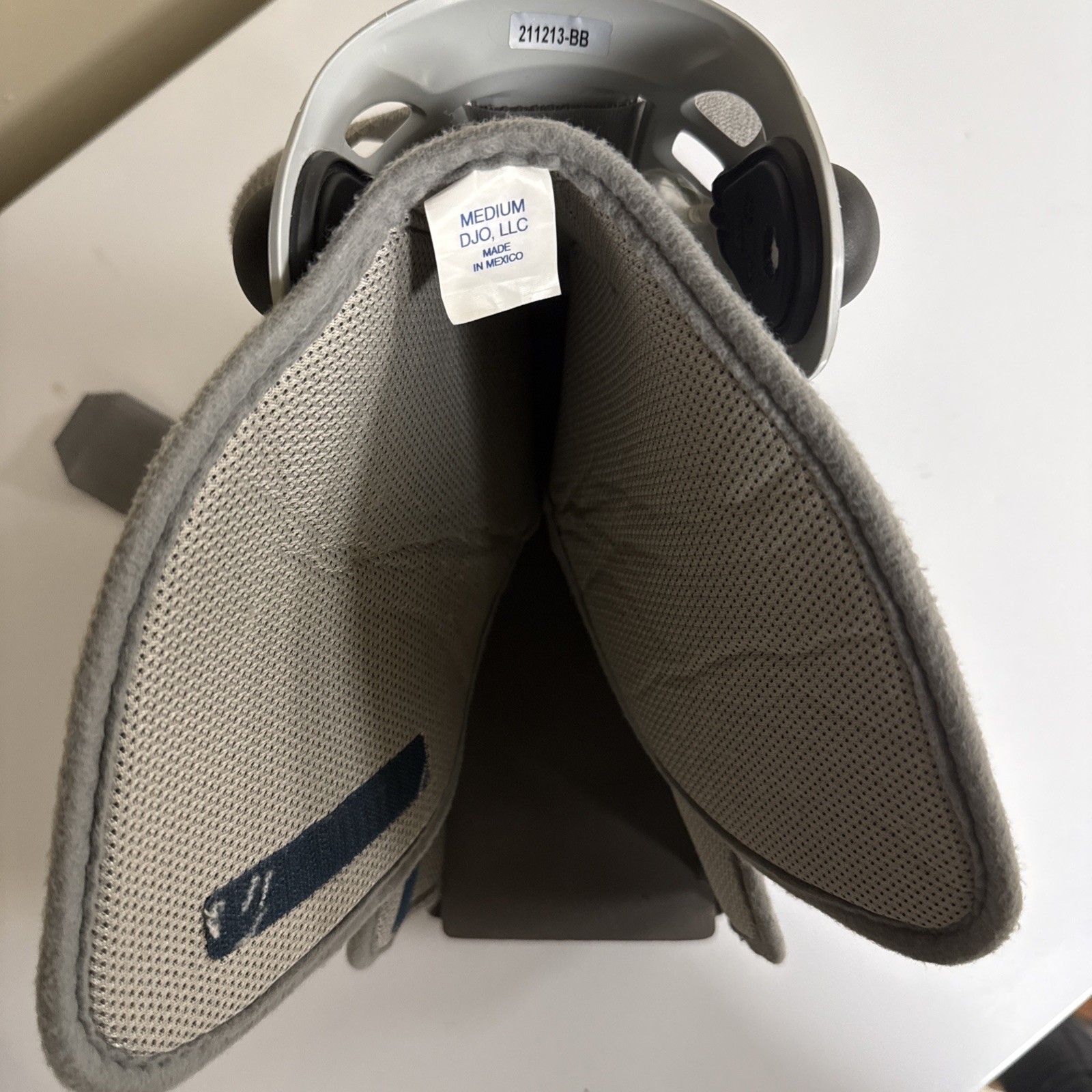 Aircast AirSelect Medium Standard Walker Boot Fracture Recovery Ankle Support