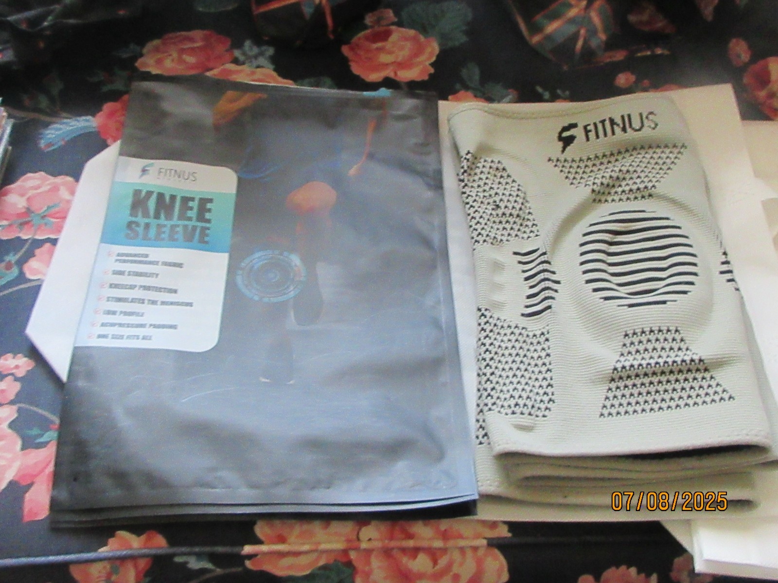 FITNUS ATHLETIC Knee Sleeve Compression Technology Knee Stability , One Size