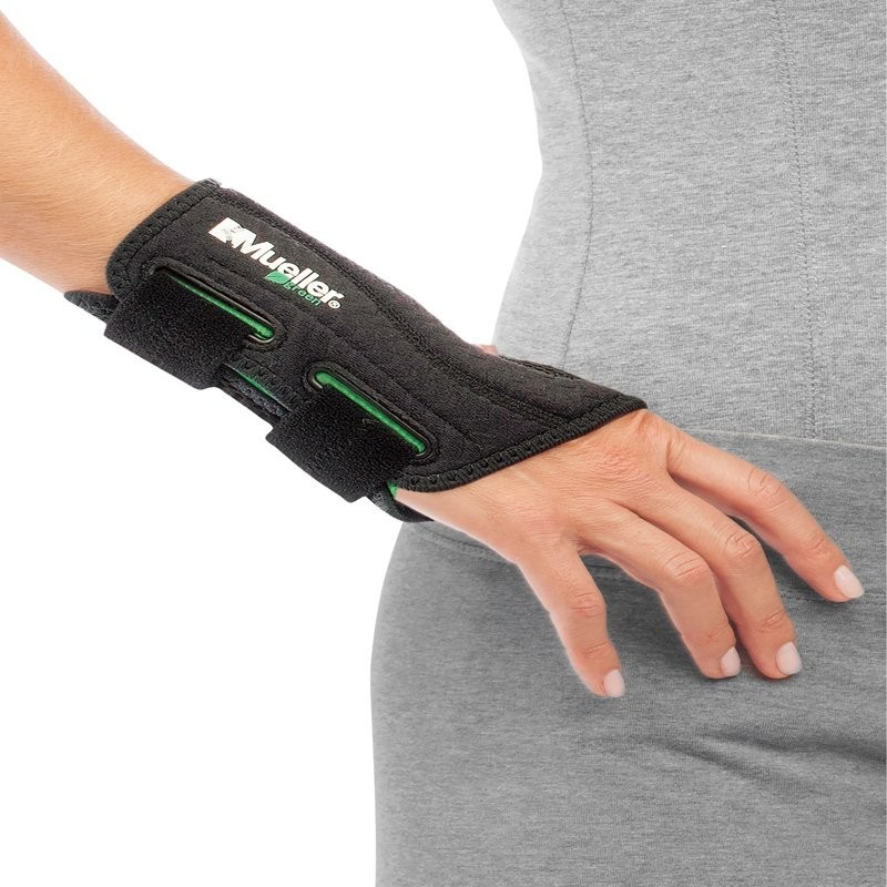 Mueller Green Fitted Wrist Brace, Right Hand, Unisex, One Size Fits Most, Black