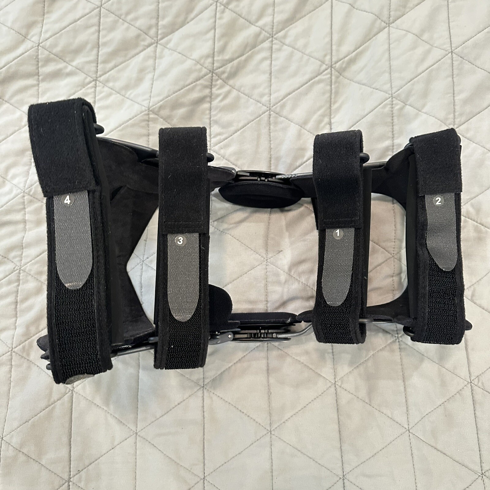 VQ Catalyst Propel OTS RIGHT EXTRA LARGE Active Thigh Cuff Ligament Knee Brace