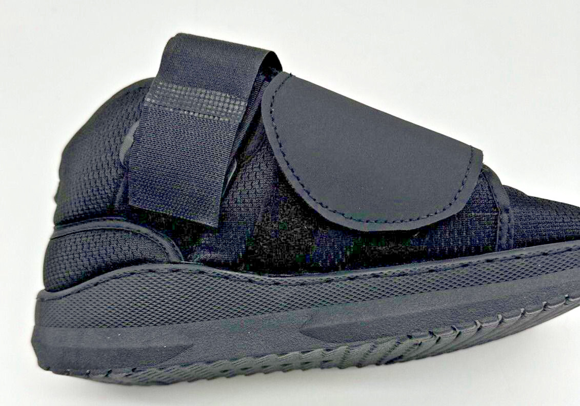 BraceAbility Closed Toe Walking Shoe Small Black Lightweight Broken Toe Boot