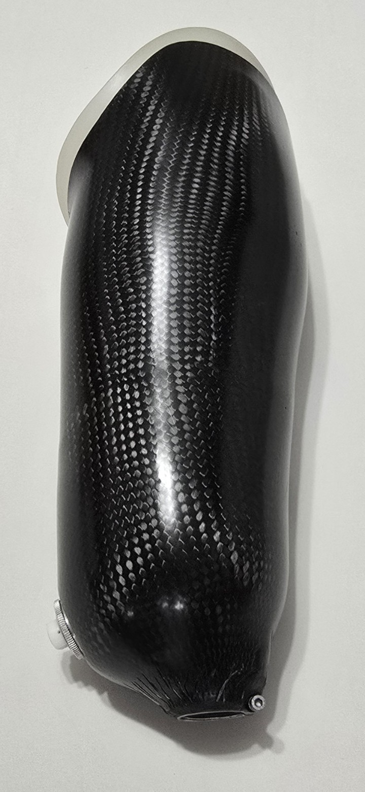 Socket de Fibra de Carbono With Adapter For Coupling In Excellent Condition.