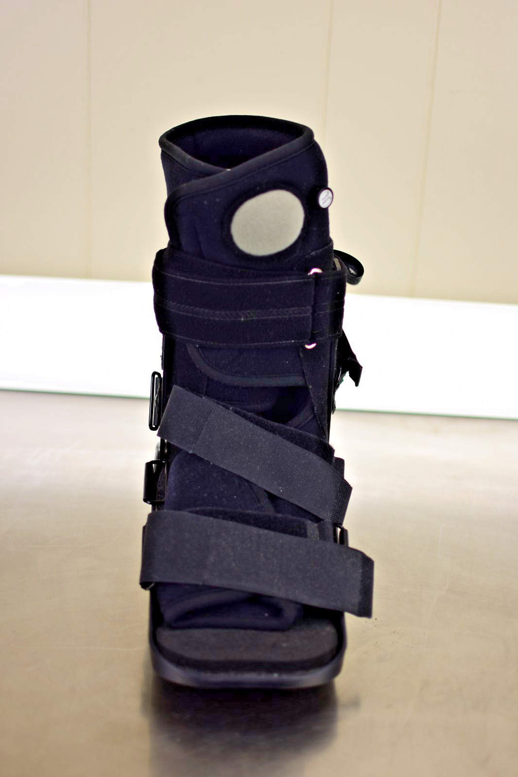 PROCARE Maxtrax Air Ankle Walker (M) Left Ankle