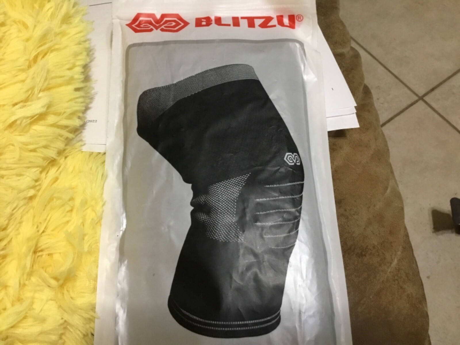 Blitzu Flex Professional Knee Sleeve New in Package Small Gray in color