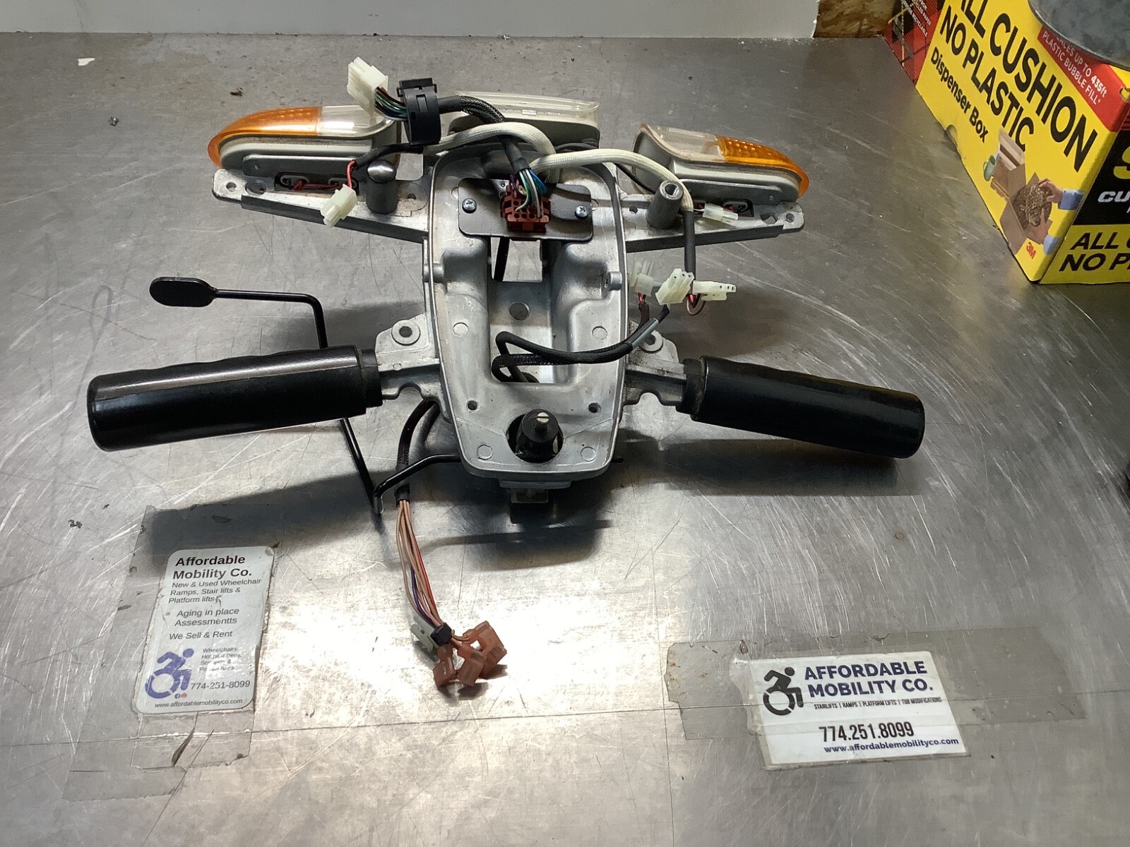 Traveller Handle Throttle Controller Steering Column Key – (A1)