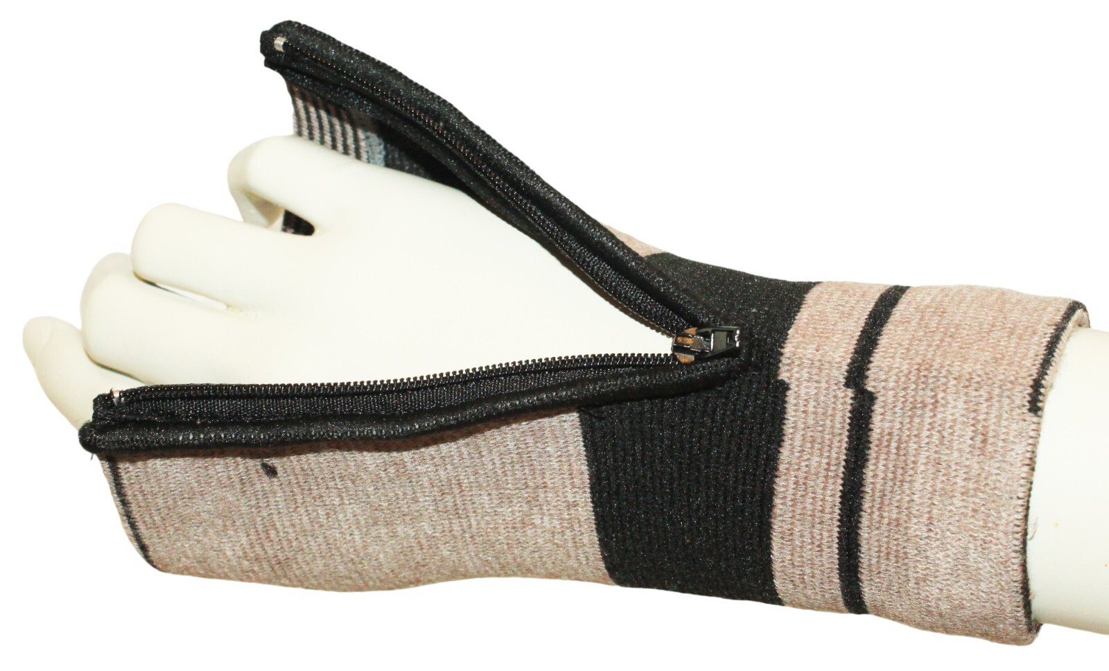Adult Wrist Compression Zippered Support Bamboo + Magnet Therapy – One Size