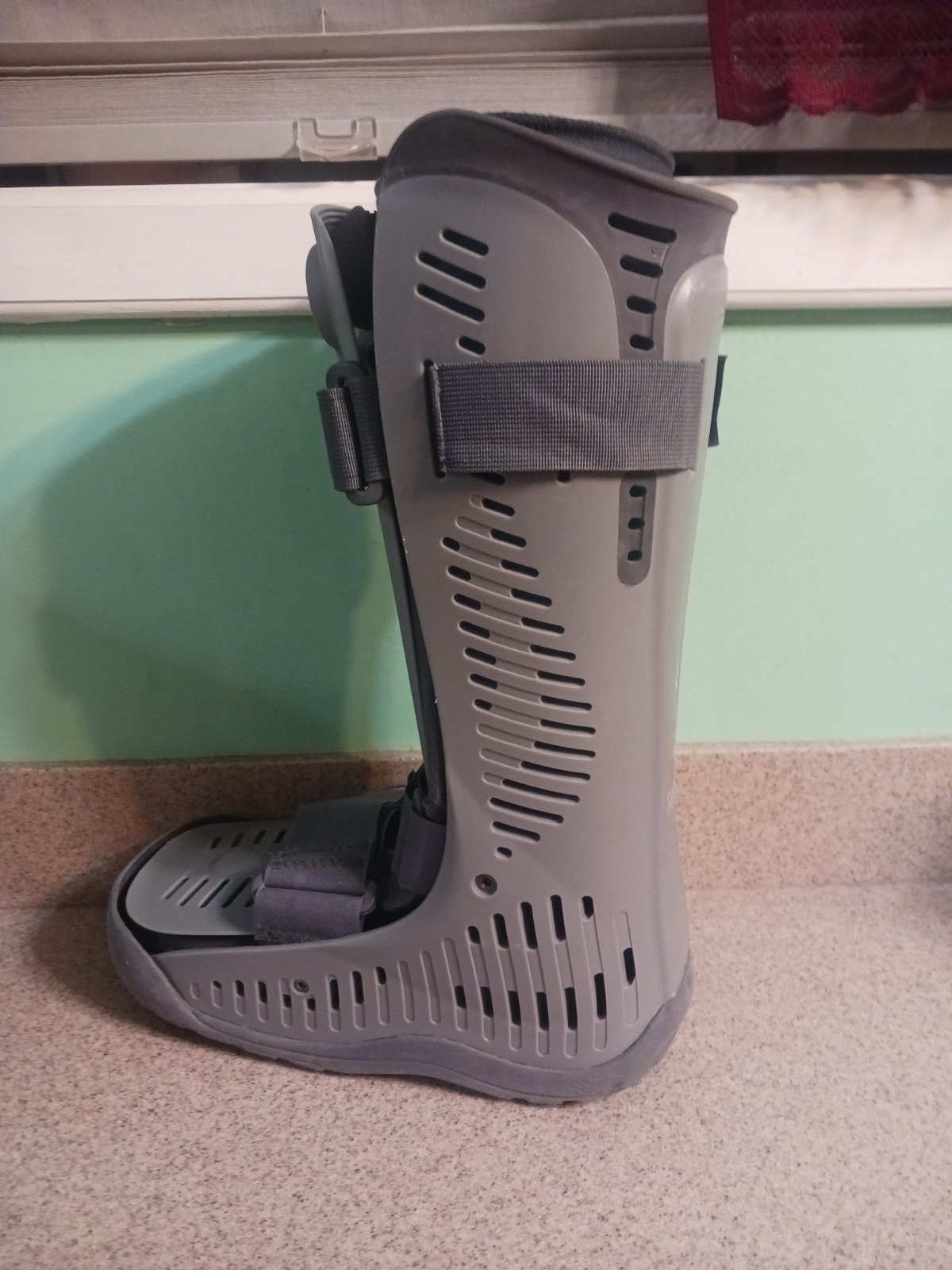 Ossur Rebound Air Walker Boot Compression Straps Air Pump High Top Size M Medium