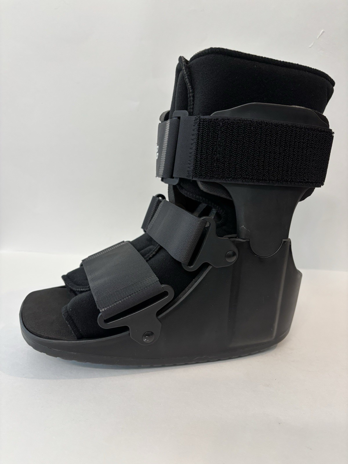 United Ortho Short Cam Walker Fracture Boot, Small, Black