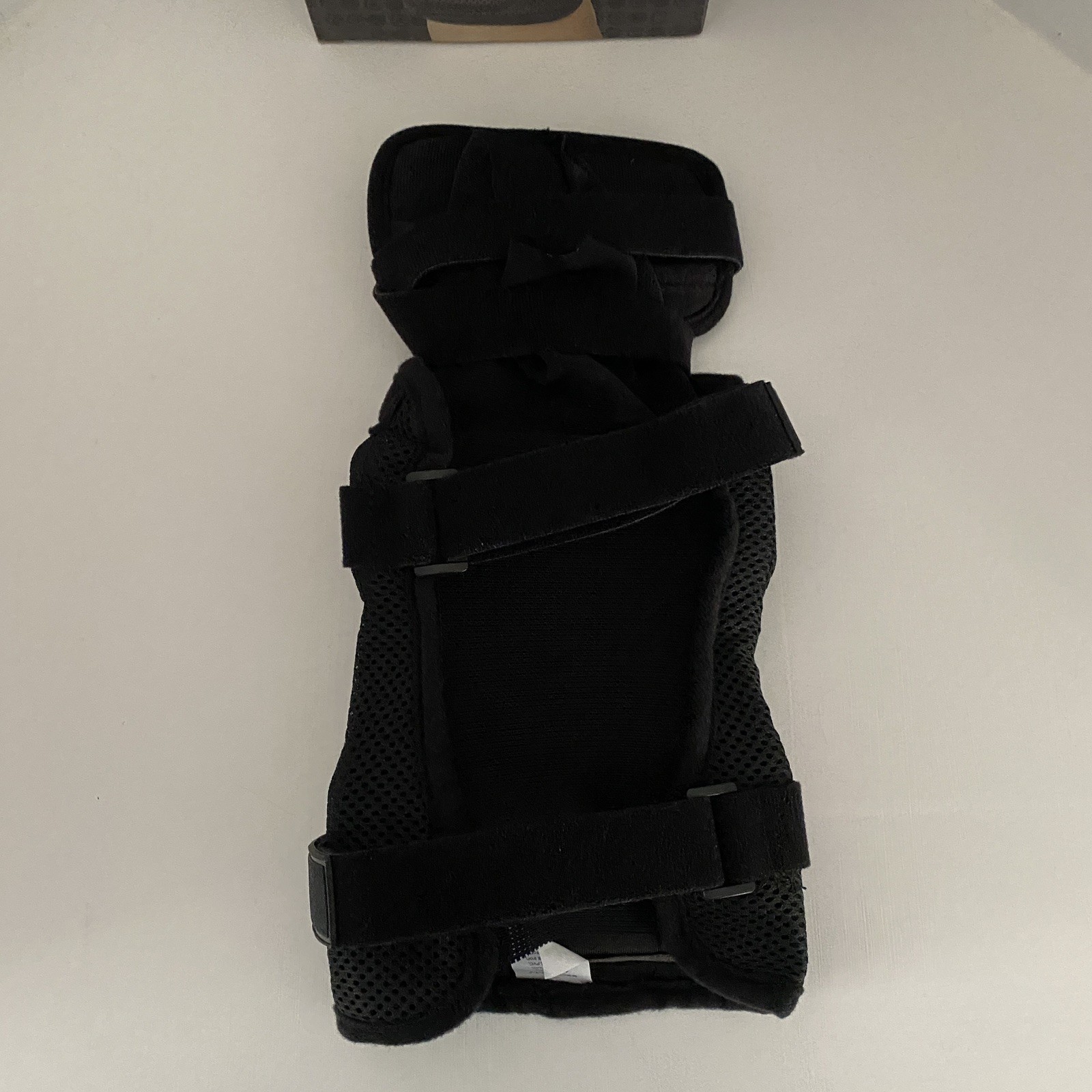New – CORETECH 916 Left/Right Universal Wrist Brace/Splint – Black w/Manual