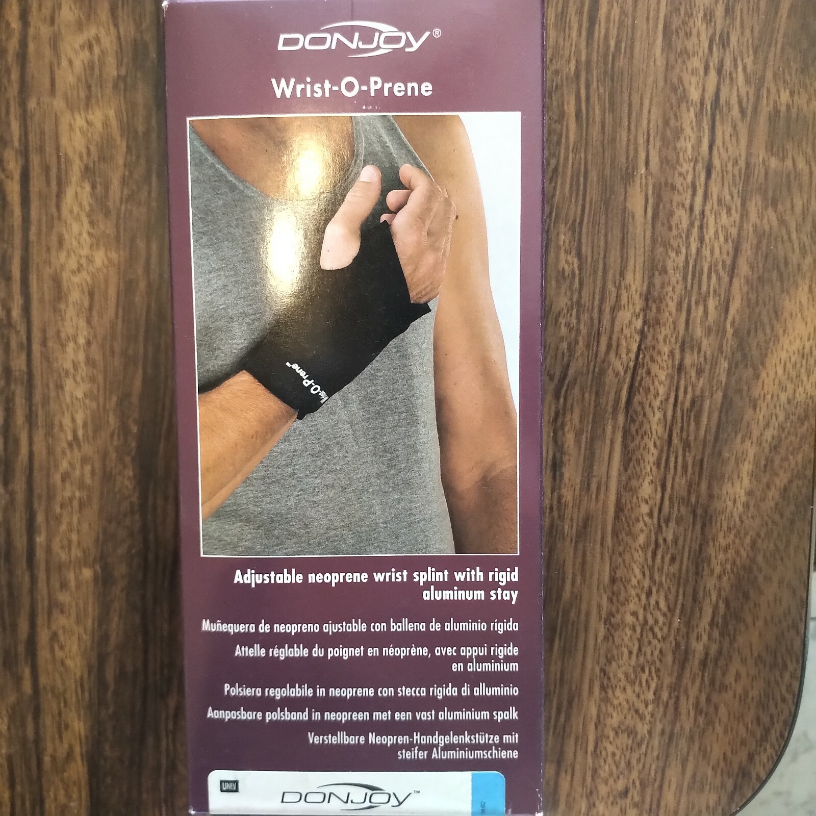 DONJOY WRIST-O-PRENE ADJUSTABLE NEOPRENE WRIST SPLINT NEW IN BOX RT RIGHT WRIST