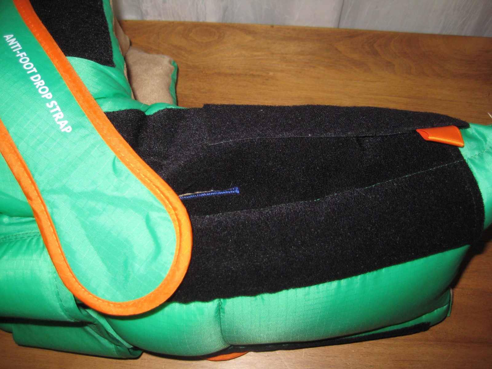 TRUVUE HEEL PROTECTOR BOOT WITH WEDGE