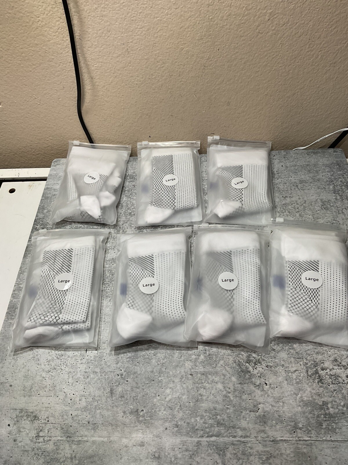 LOT x 7 Pairs SoothRelieve Size L Compression Socks Unisex Neuropathy White NEW