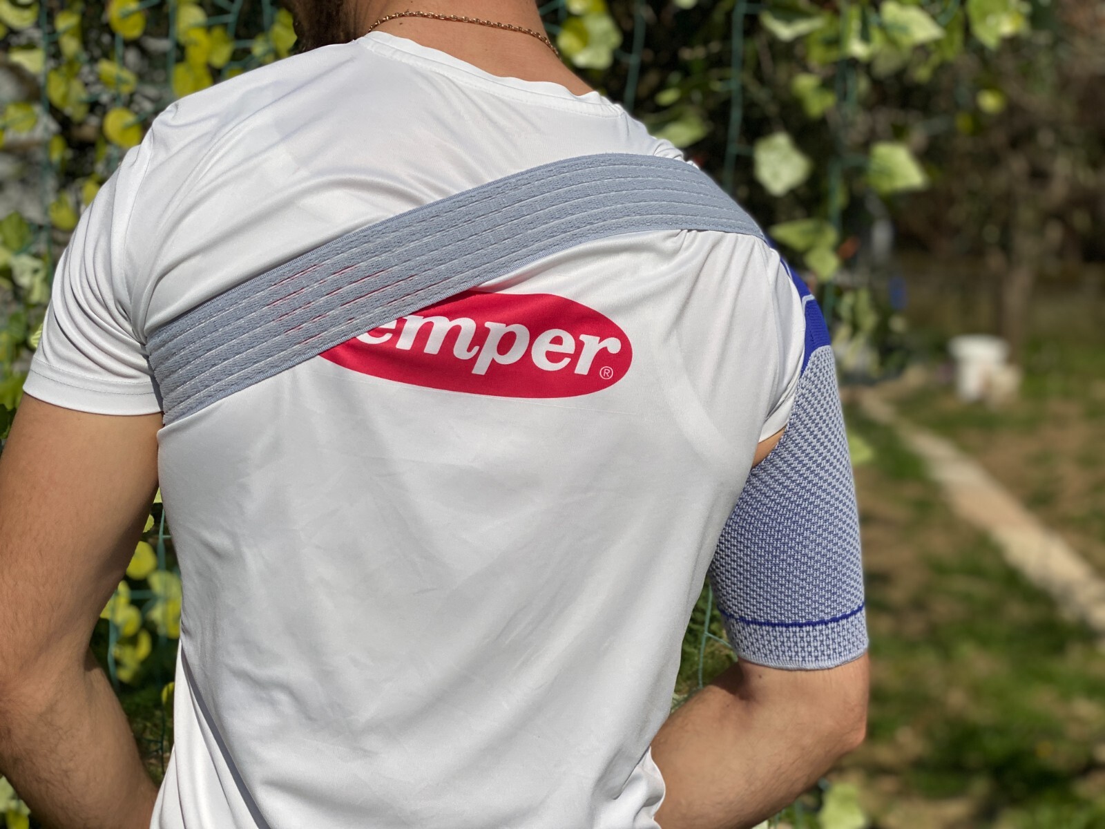 Bauerfeind OmoTrain® S Shoulder Brace Pain Relief Strained Shoulder Size 1