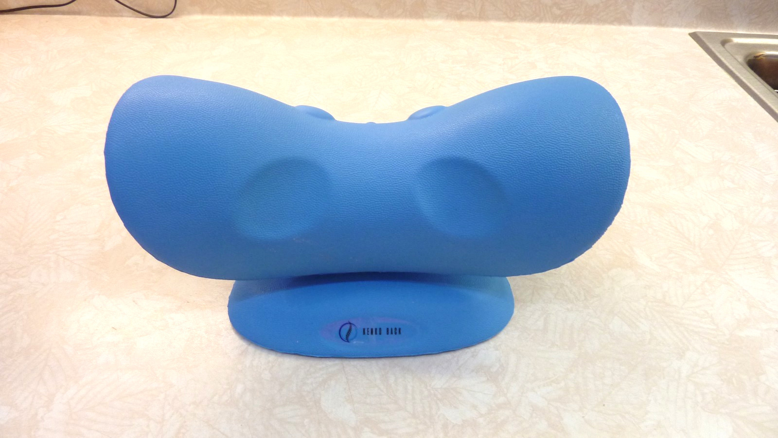 Compact Cervical Pillow and Traction Device for Comfortable Neck Support Kenko