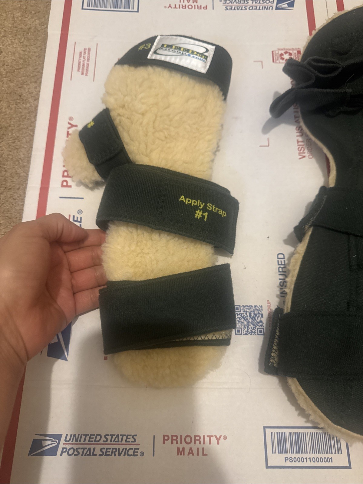 LEEDer Rest® Foam / Wire Right Hand Green Beige Sherpa Splints