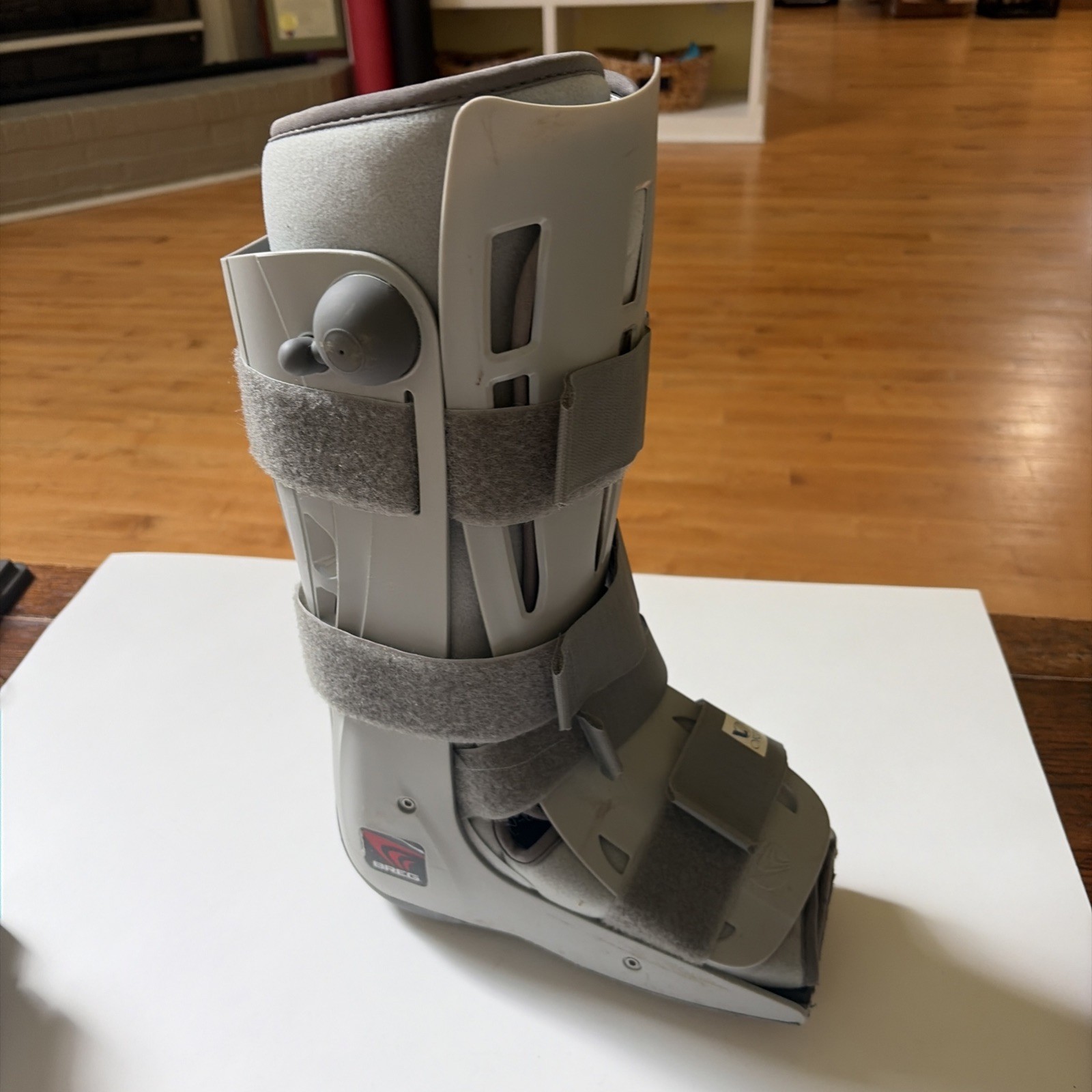 Breg Adjustable Orthopedic Walking Boot Medium Gray Plastic Fabric Unisex