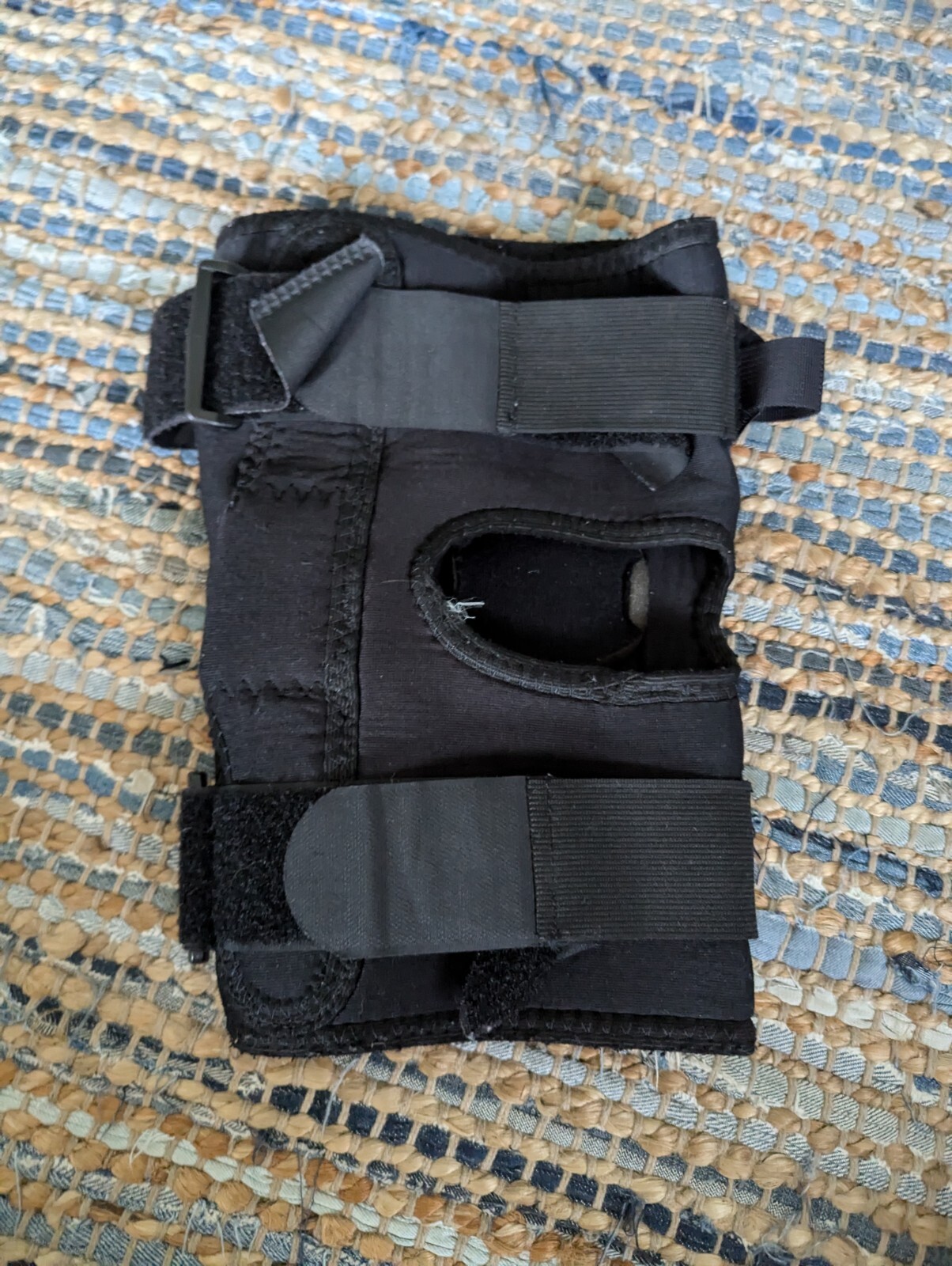 Form-Fit Ply Hinged Knee Brace Wrap Black One Size Knee Surgery ACL