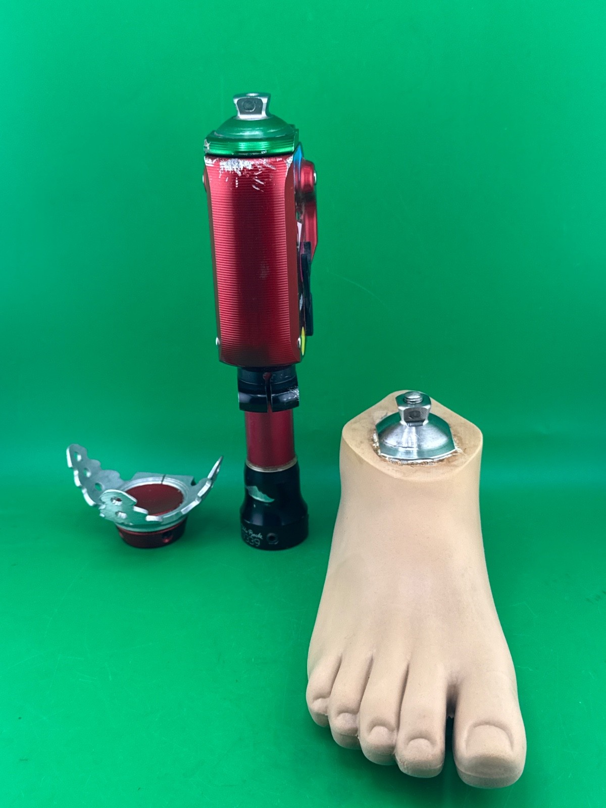 Ottobock Otto bock 3R65 pediatric prosthetic knee w/ parts, size 21 right foot