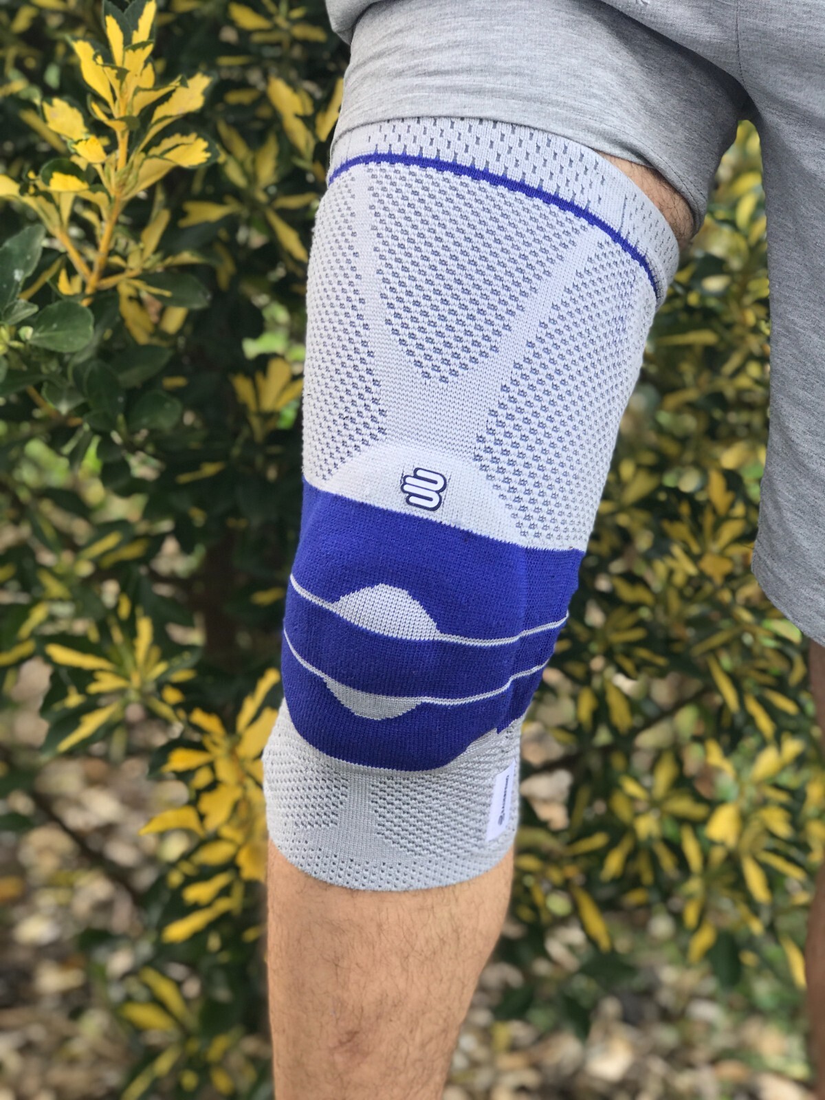 Bauerfeind GenuTrain Size 3 Knee Joint Brace Patella Support Meniscus Sleeve ACL