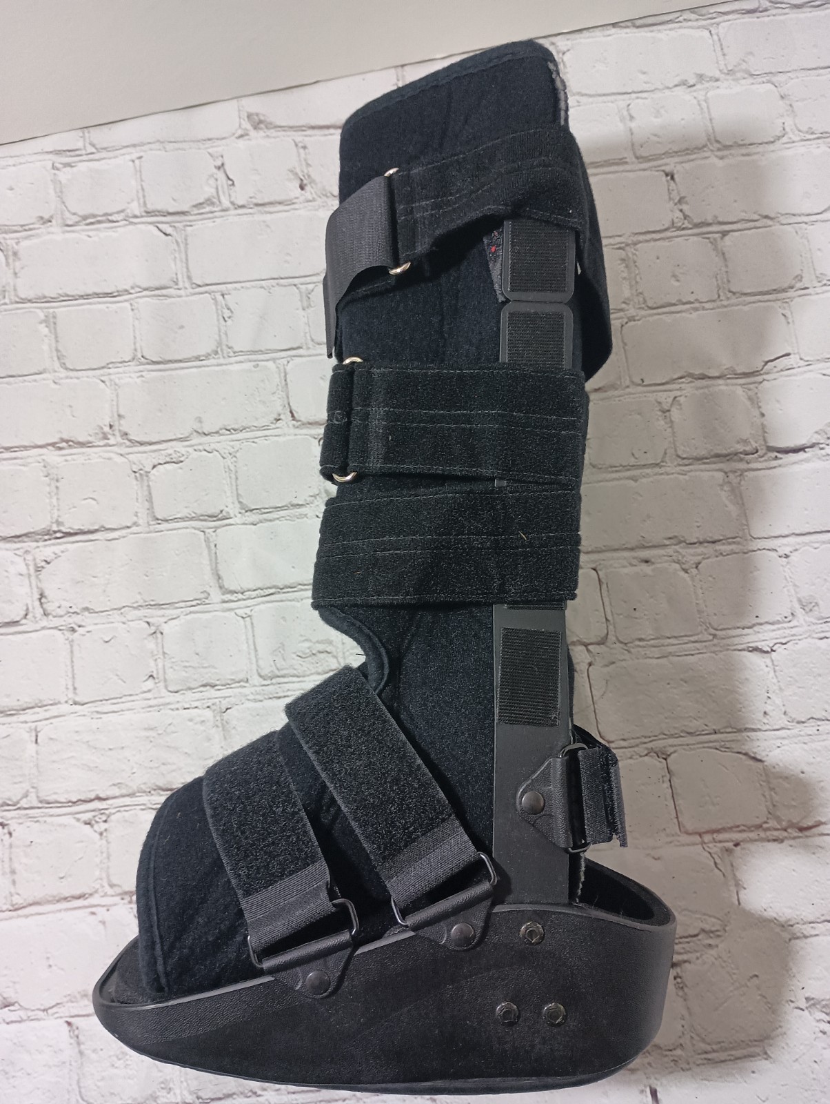DonJoy MaxTrax Brace Ankle Walking Boot Size Small