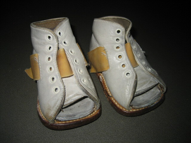 Vtg Orthopedic Baby Splint Corrective White Leather Pre Walker Shoes Open Toe