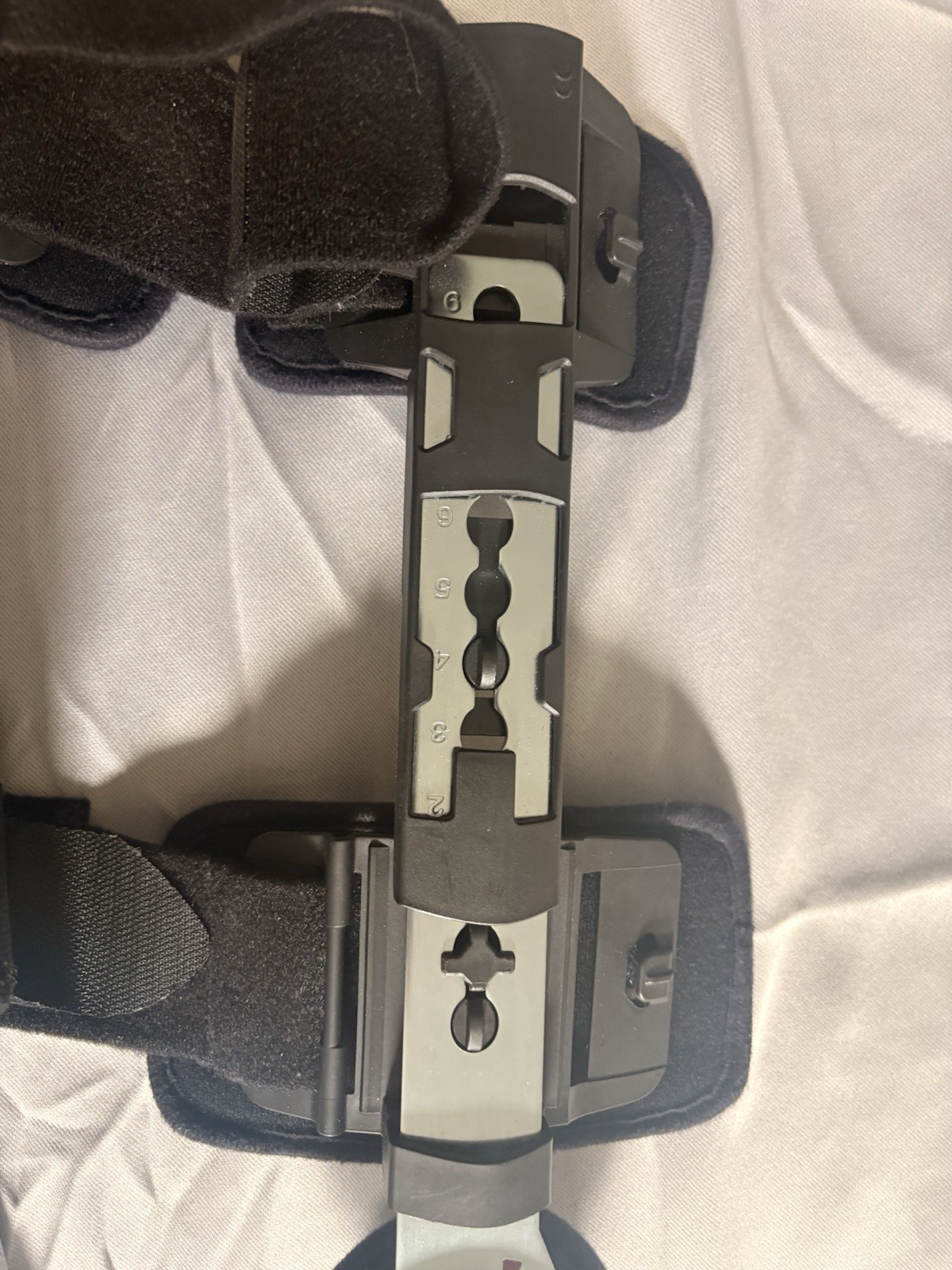 DonJoy X-ROM Adjustable Hinged Knee Brace Flexion/Extension Dial Black/Gray OS