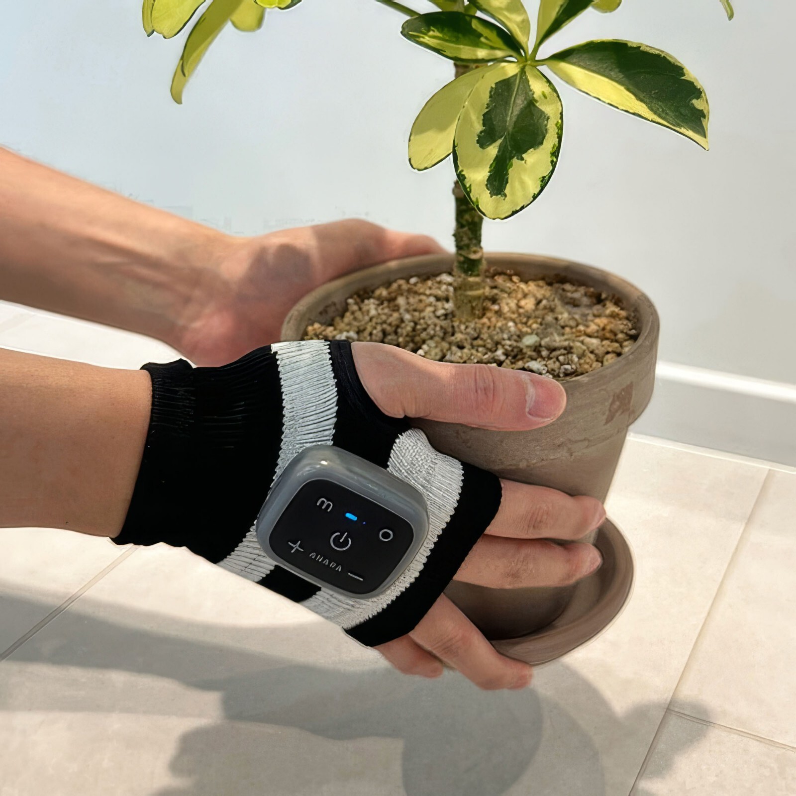 Anapa Microcurrent Low-Frequency Hand Massager Pain Relief Recovery Blood Flow