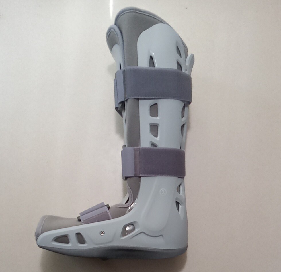 Aircast DJO Softstrike Inflatable Size Medium Gray Walking Boot w/locking Wheel
