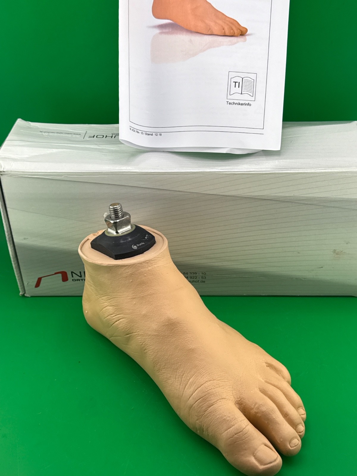 Neuhof dyna prosthetic foot. Great condition. Left. Size 23.