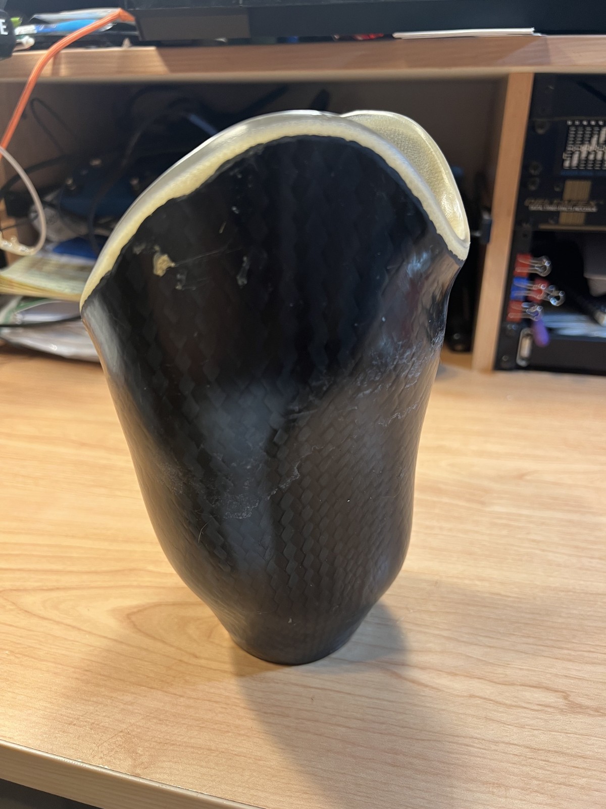 Right leg Below Knee (BK) Prosthetic Socket Carbon Fiber USED
