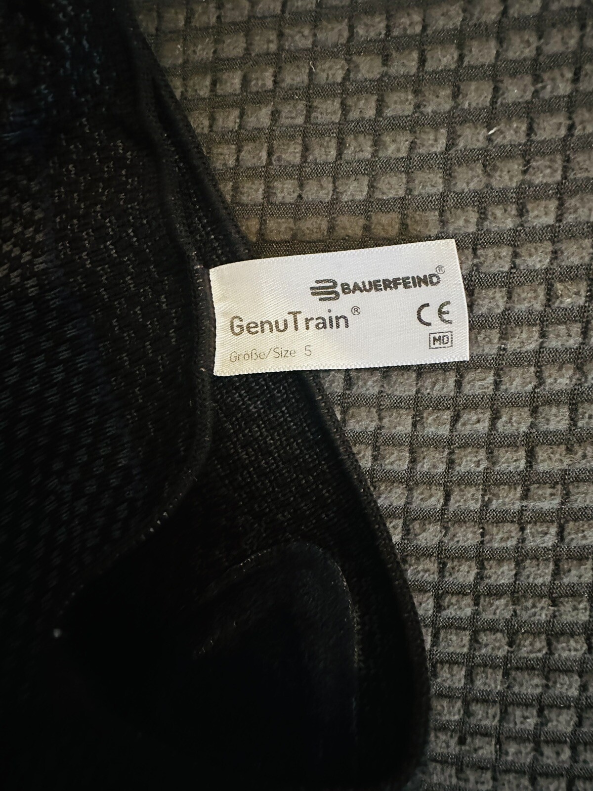 Bauerfeind GenuTrain Size 5 Left Knee Brace XL