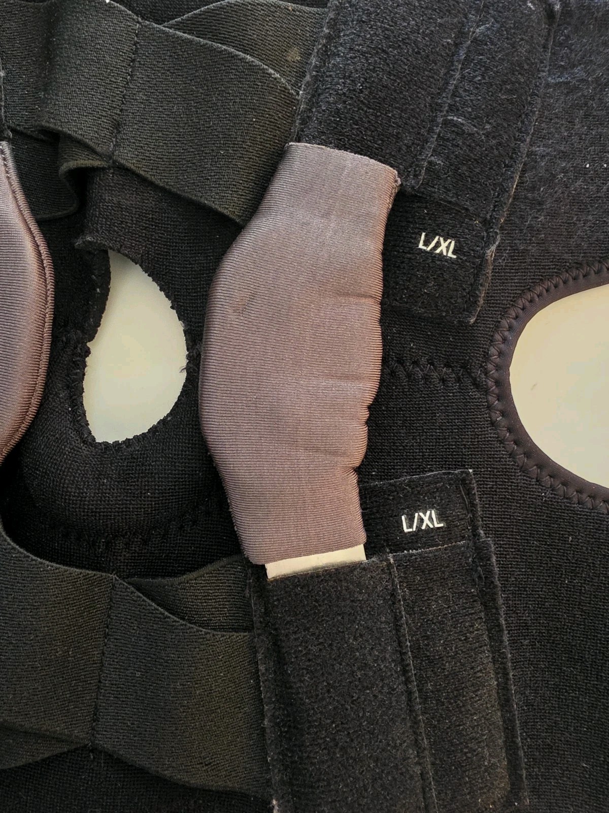 Mueller MAX Adjustable Hinged Knee Brace L/XL Black Fits Left or Right Free ShpN