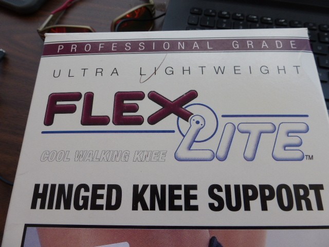 FLA #37-108 PROFESSIONAL GRADE LIGHTWEIGHT FLEX LIGHT HINGED KNEE SUPPORT