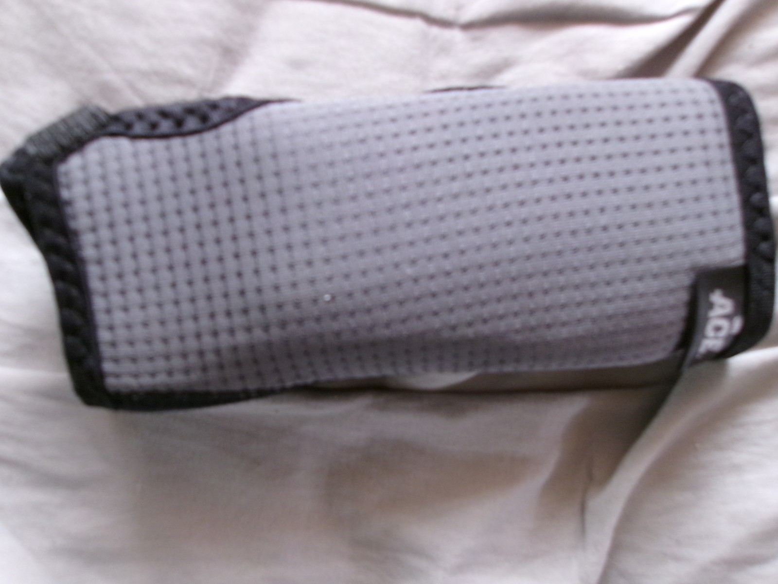 Ace Brand 3M “Wrist Reversible Brace”