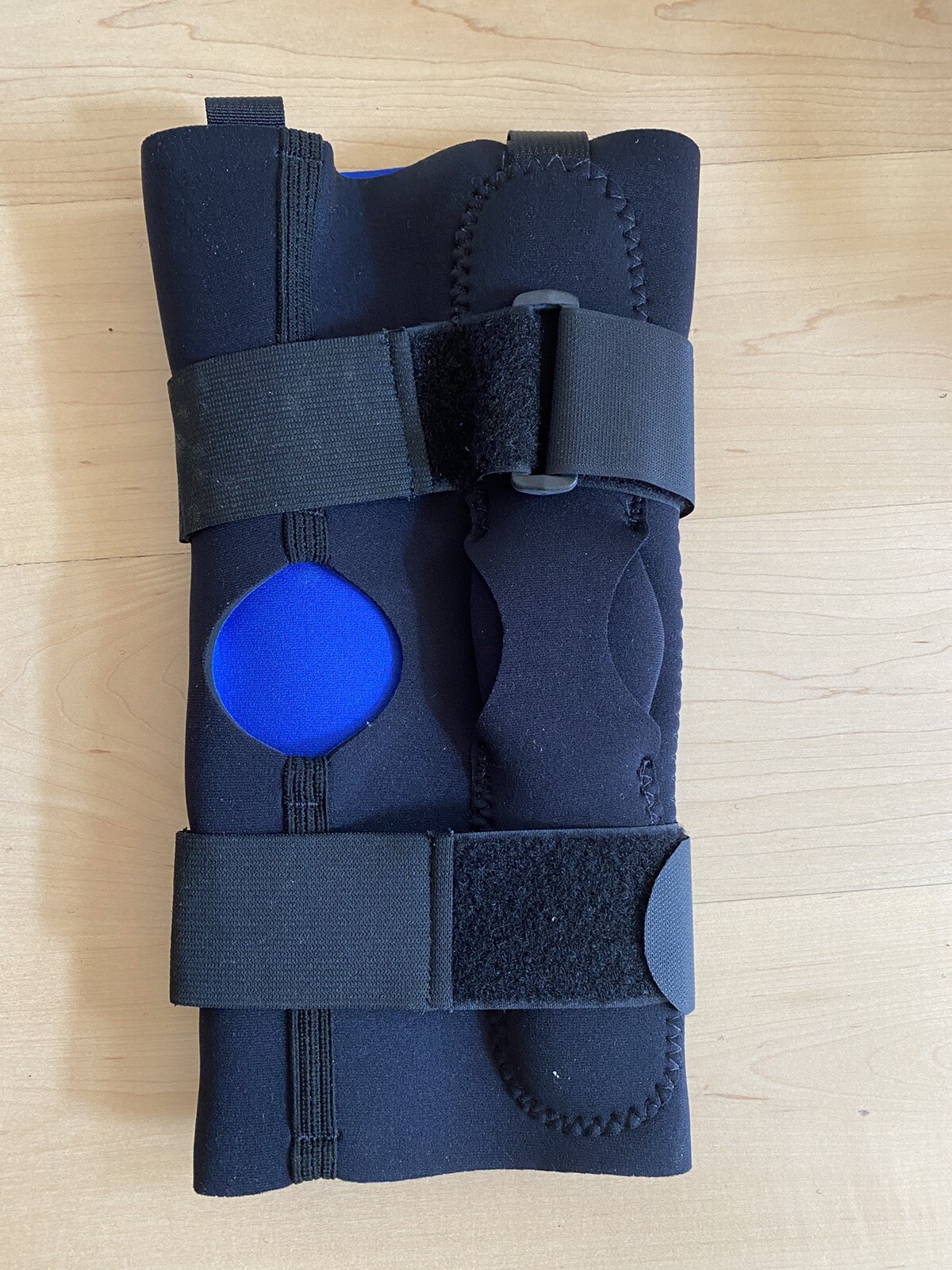 Dynatronics knee Support, Open kneecap Stabilizer with Adjustable Strap, Hinged