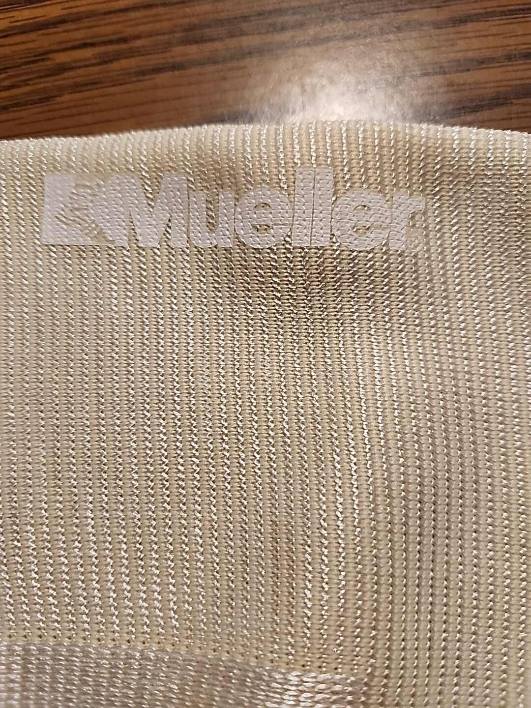 MUELLER Knee Support Elastic Slip-on Sleeve Support, Beige – LARGE 16-18″ NEW