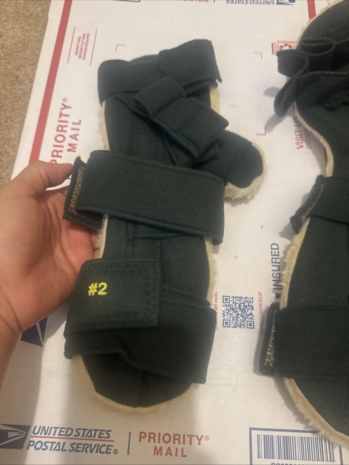 LEEDer Rest® Foam / Wire Right Hand Green Beige Sherpa Splints